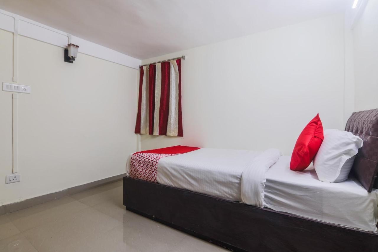 Oyo 18759 Nirvana Guest House Shillong Exterior foto
